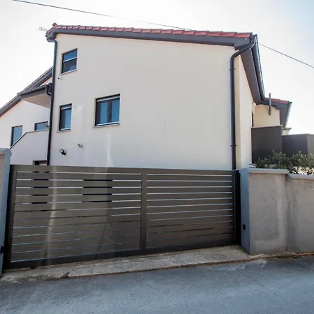Apartment Nebo Ii