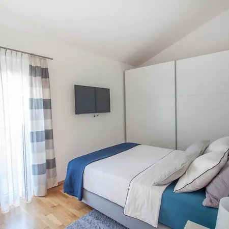 Nebo Ii Apartment Pula